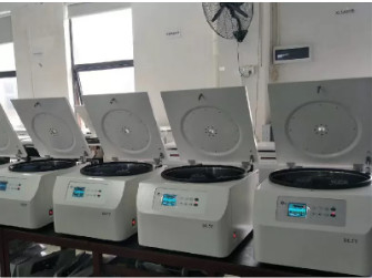 Good price 4000rpm Swing Out Rotor Floor Standing Extractor Centrifuge For Oil Extraction online